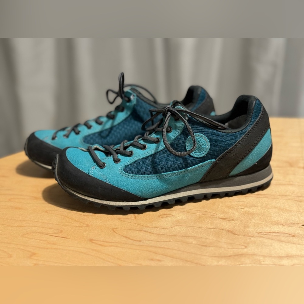 Hanwag Rock Salt Light Hiking Shoes Turquoise & Ocean Suede - Women’s size US 7
